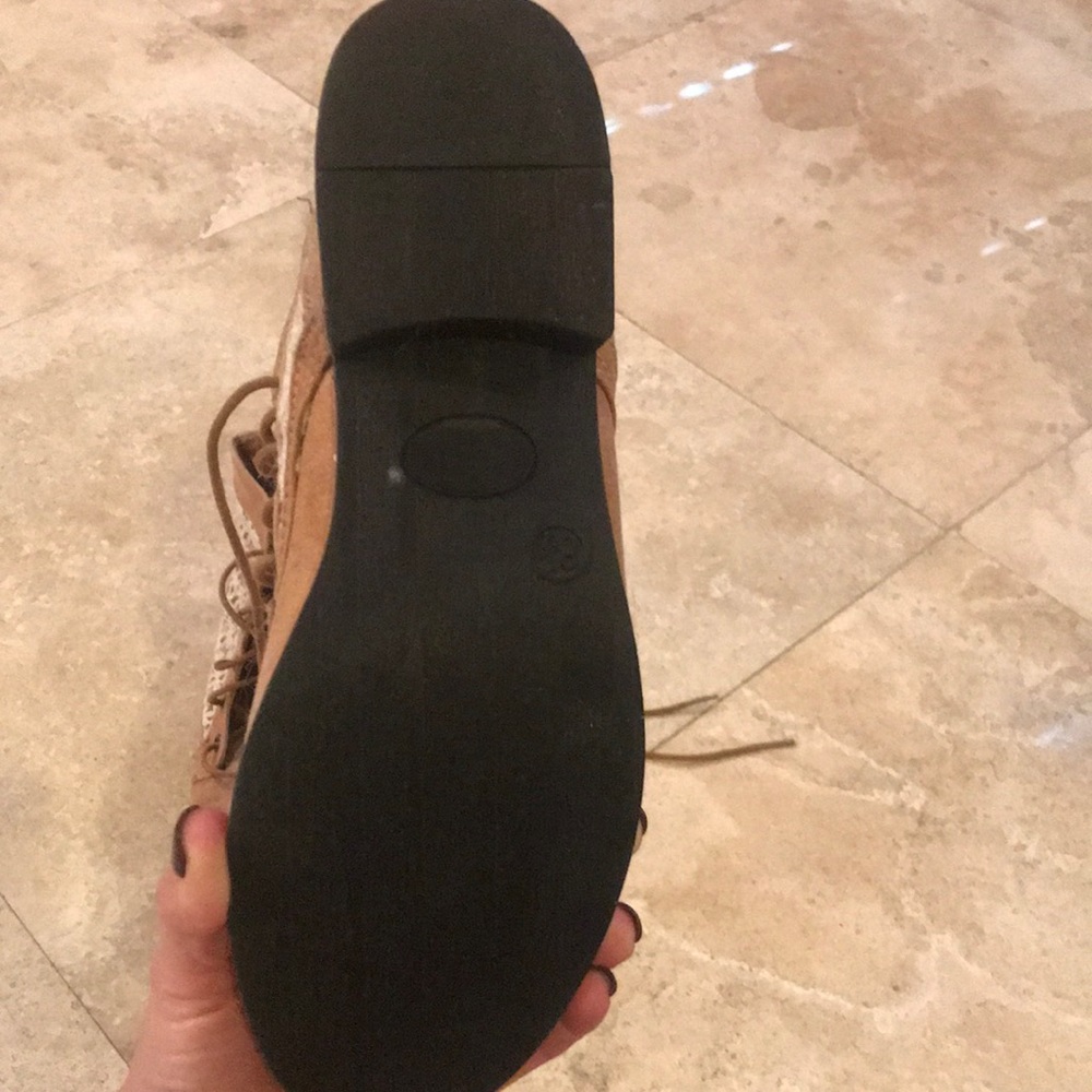Booties 🥾 - Picture 4 of 5